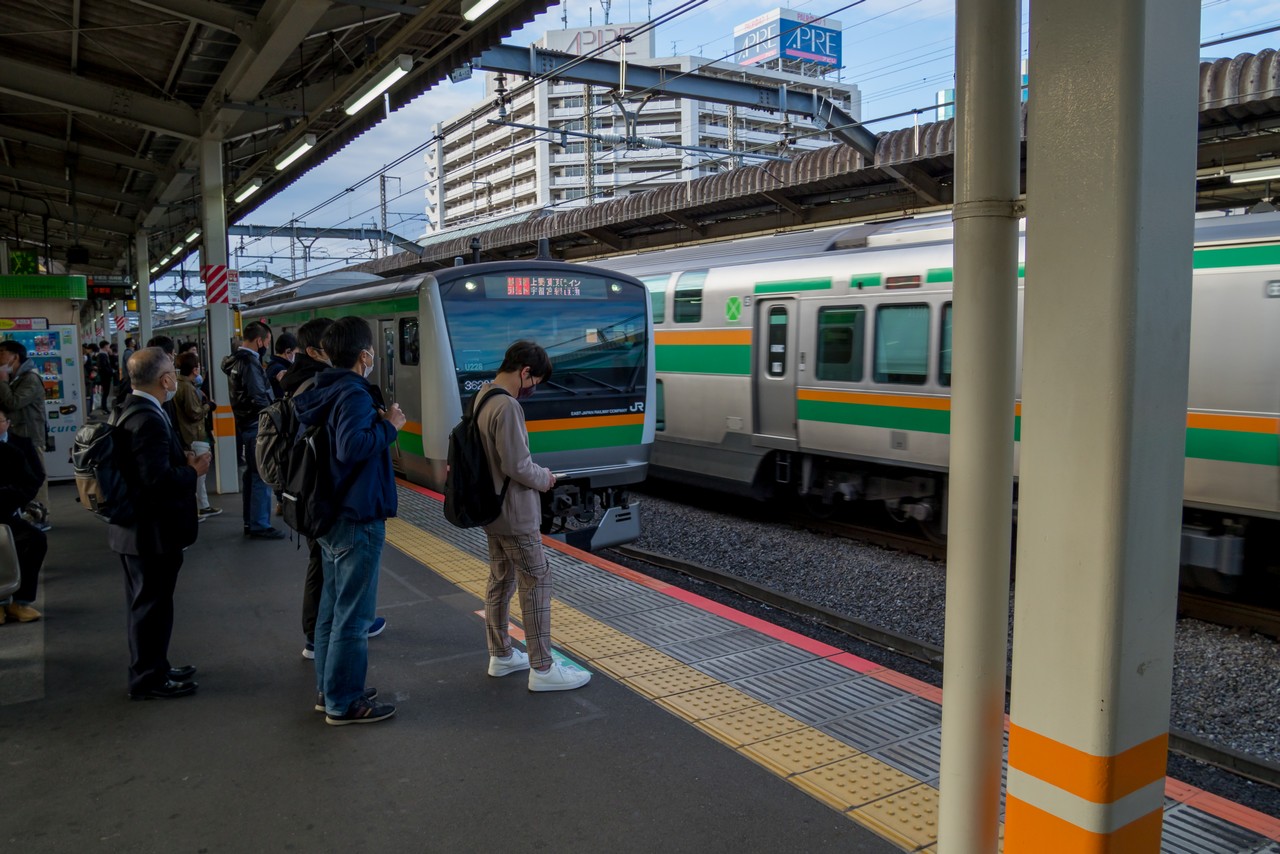 ＪＲ赤羽駅に入線する上の東京ライン
