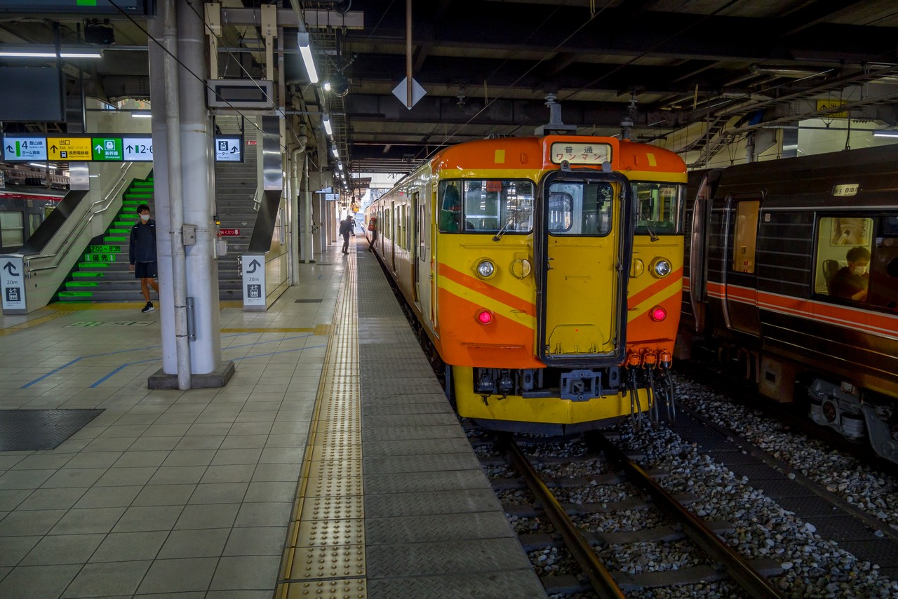 長野駅に停車する国鉄１１５系電車