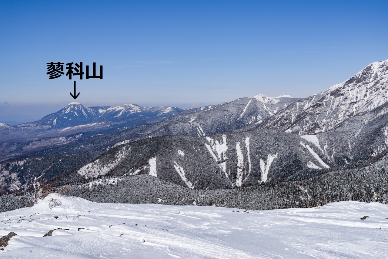 編笠山から見た冬の蓼科山