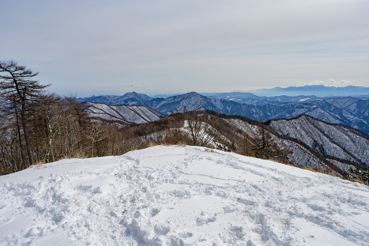 雪の鷹ノ巣山からの眺望