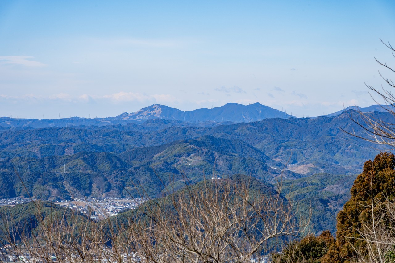 高草山から見た粟ヶ岳