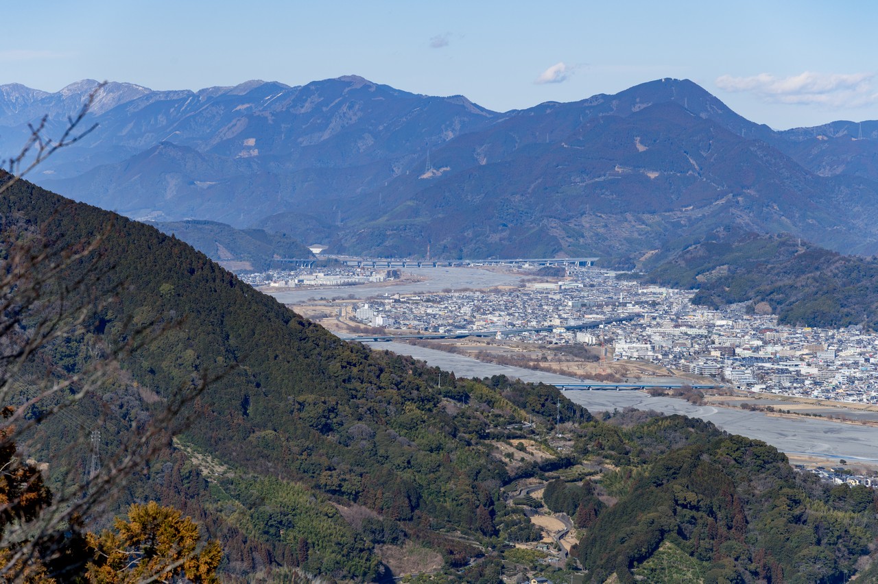 朝鮮岩から見た安部川