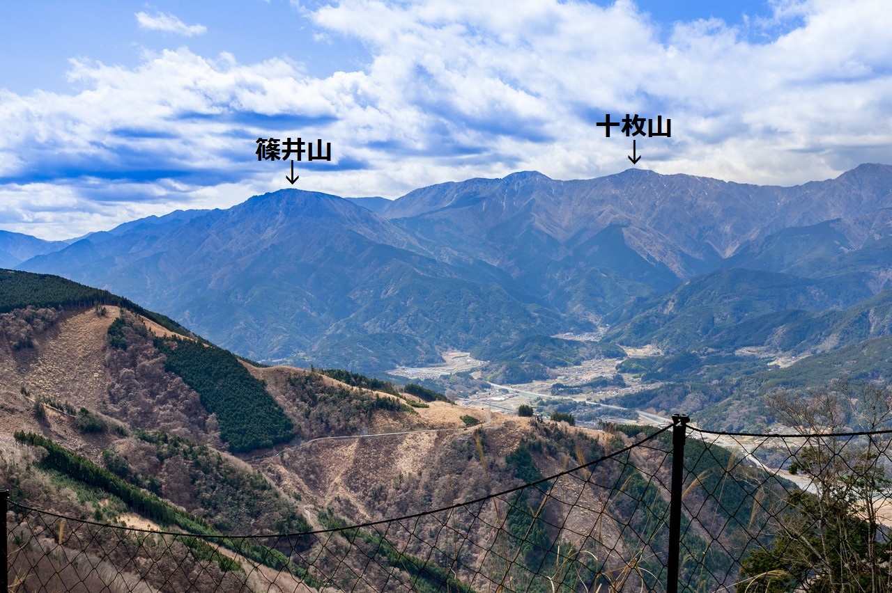 大島峠付近から見た篠井山と十枚山
