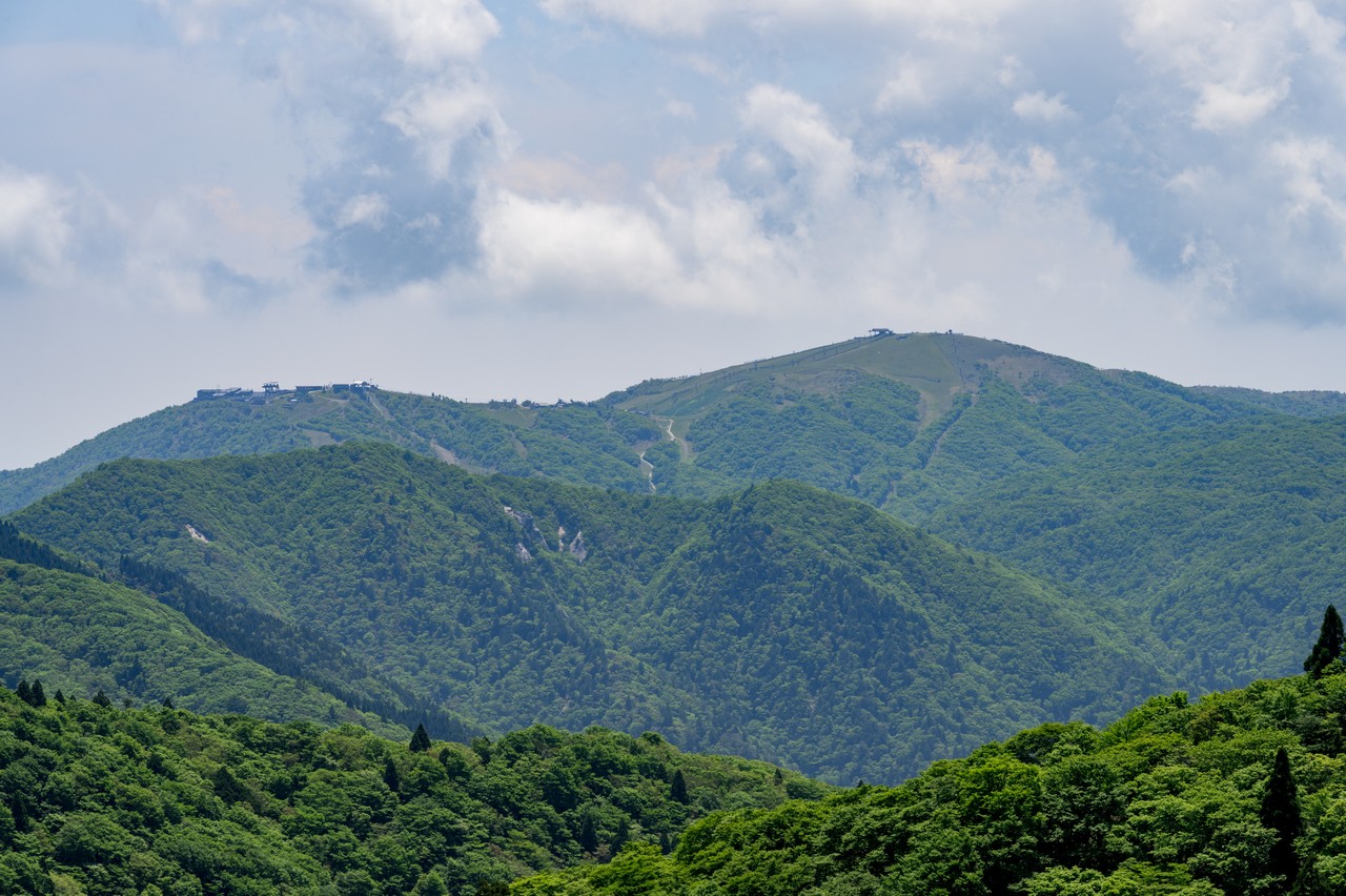 武奈ヶ岳から見た打見山と蓬莱山
