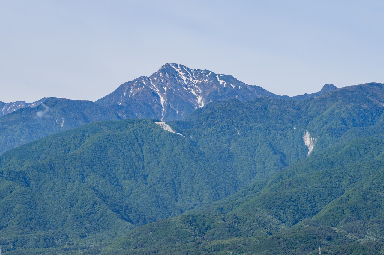 小淵沢駅から見た甲斐駒ヶ岳