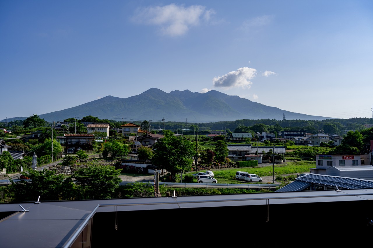小淵沢駅の屋上から見た八ヶ岳