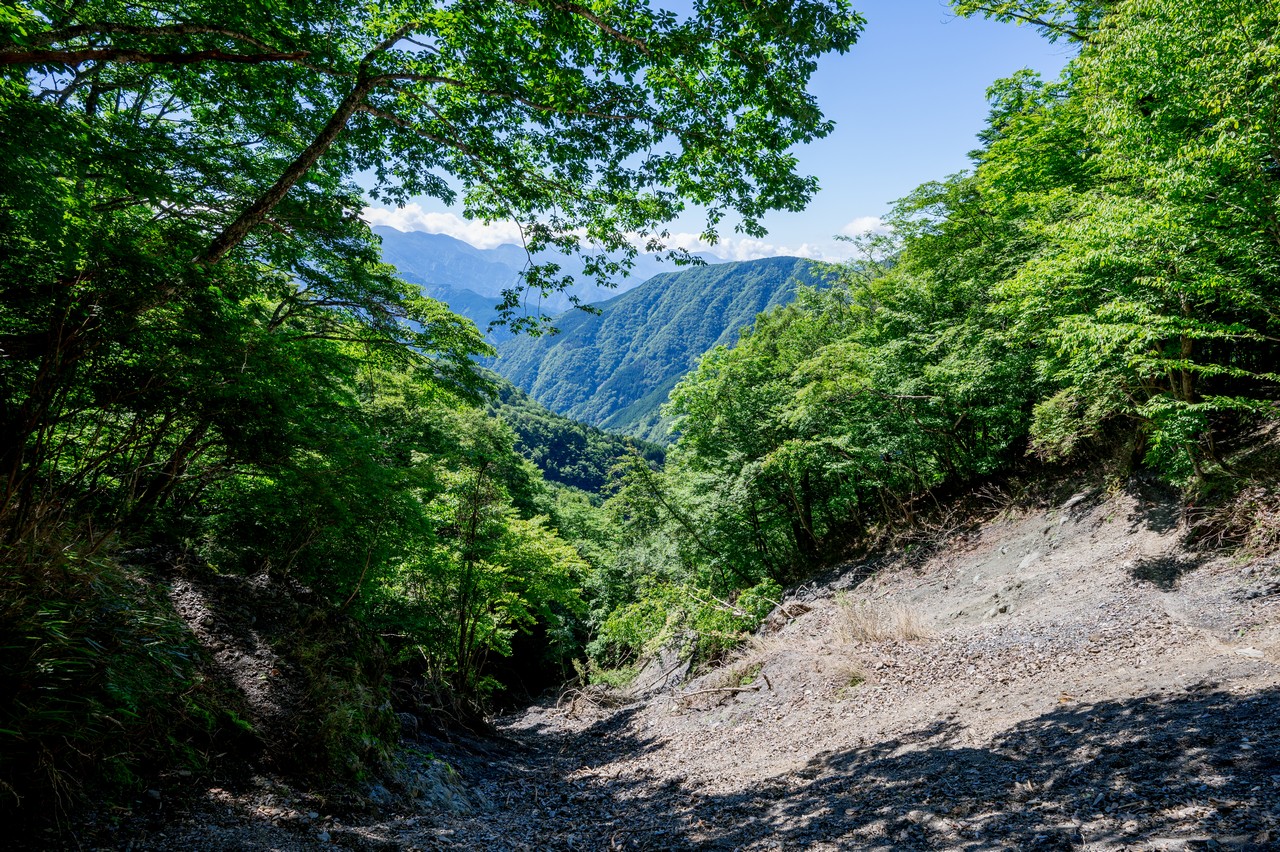 山伏　西日影沢コースの崩落地からの眺め