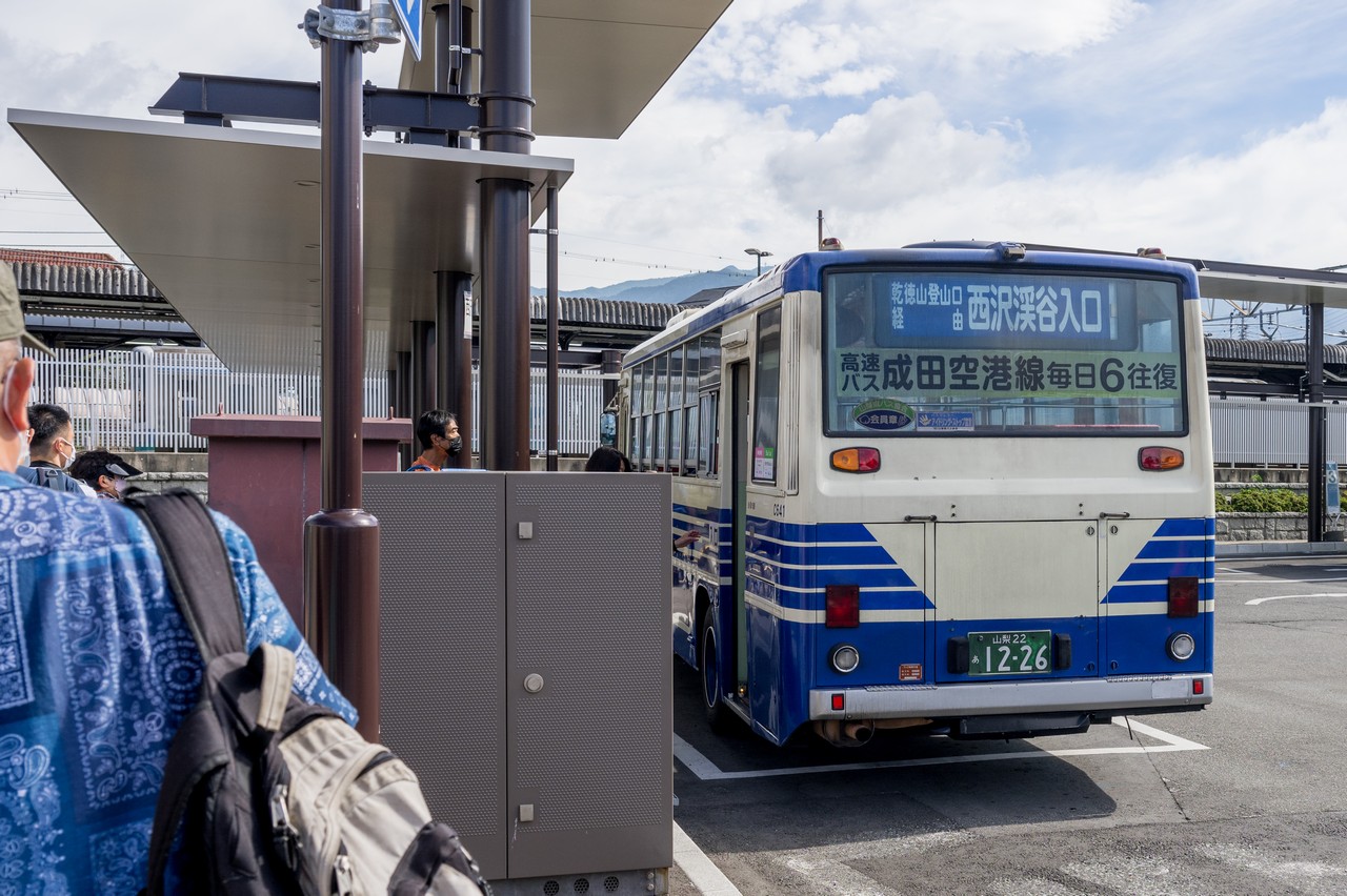 西沢渓谷行きのバス