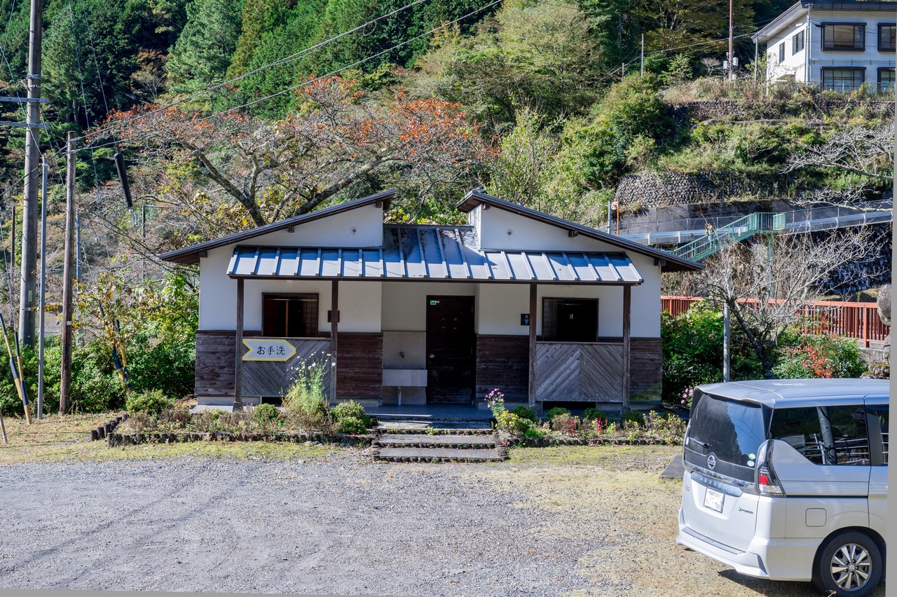 六郎木の駐車スペース