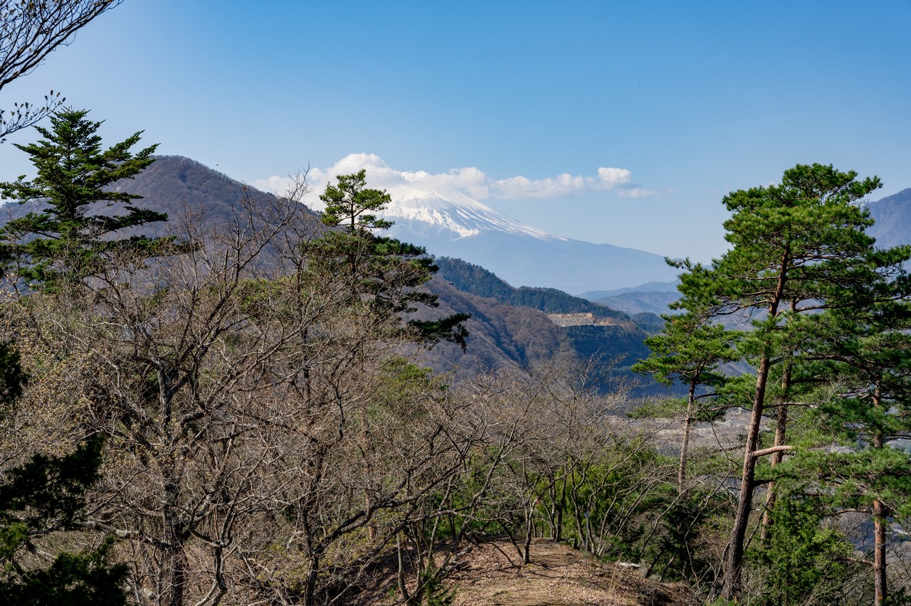 女幕岩から見た富士山