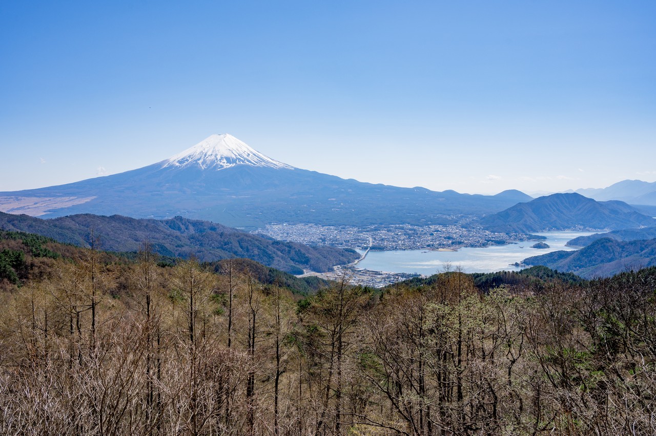 三つ峠　母の白滝ルートから見た富士山と河口湖