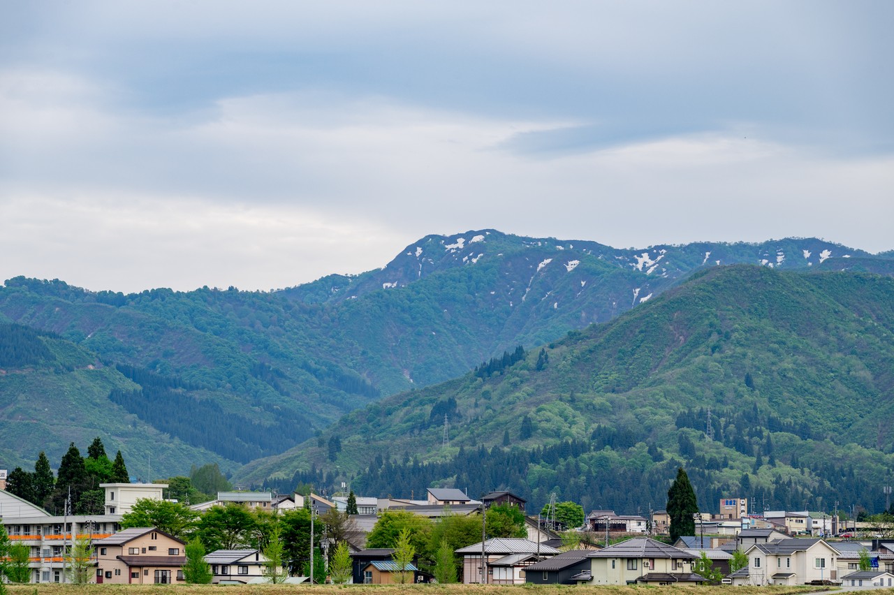小出市内から見た笠倉山