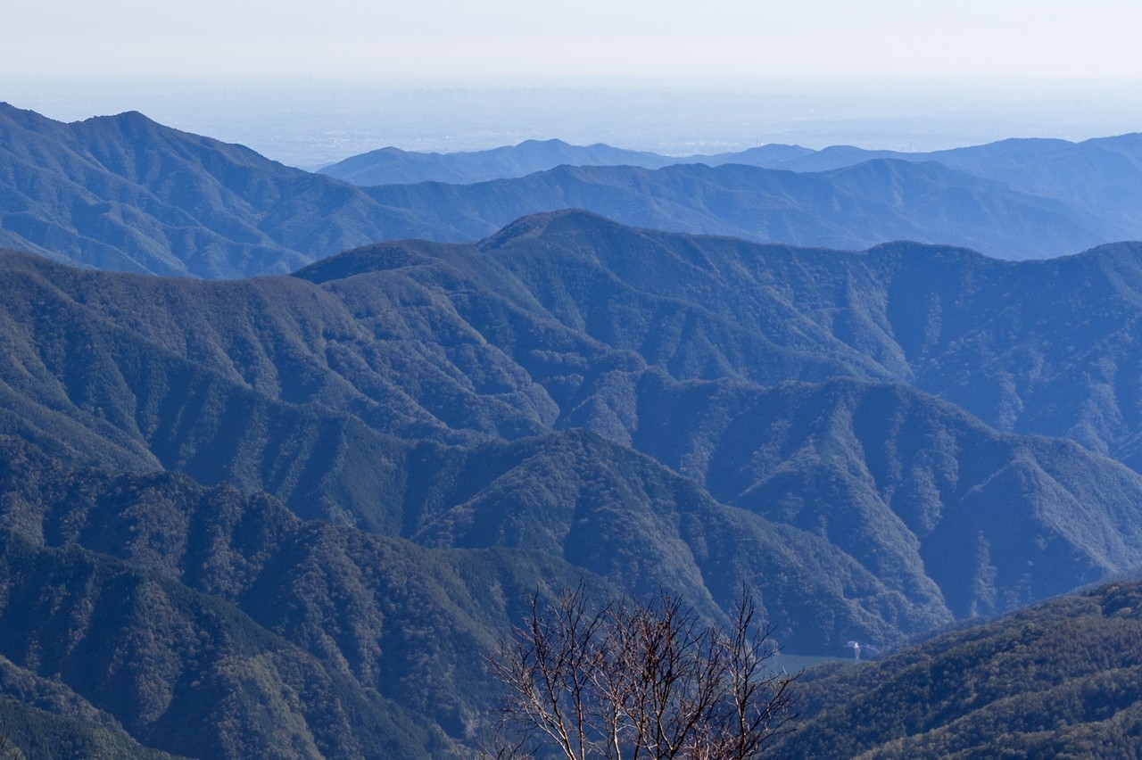 天狗棚山から見た奈良倉山