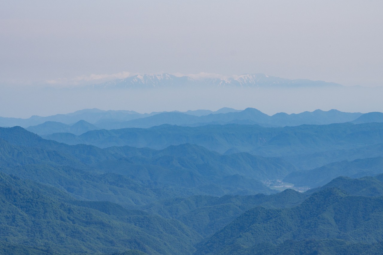 帝釈山から見た飯豊連峰