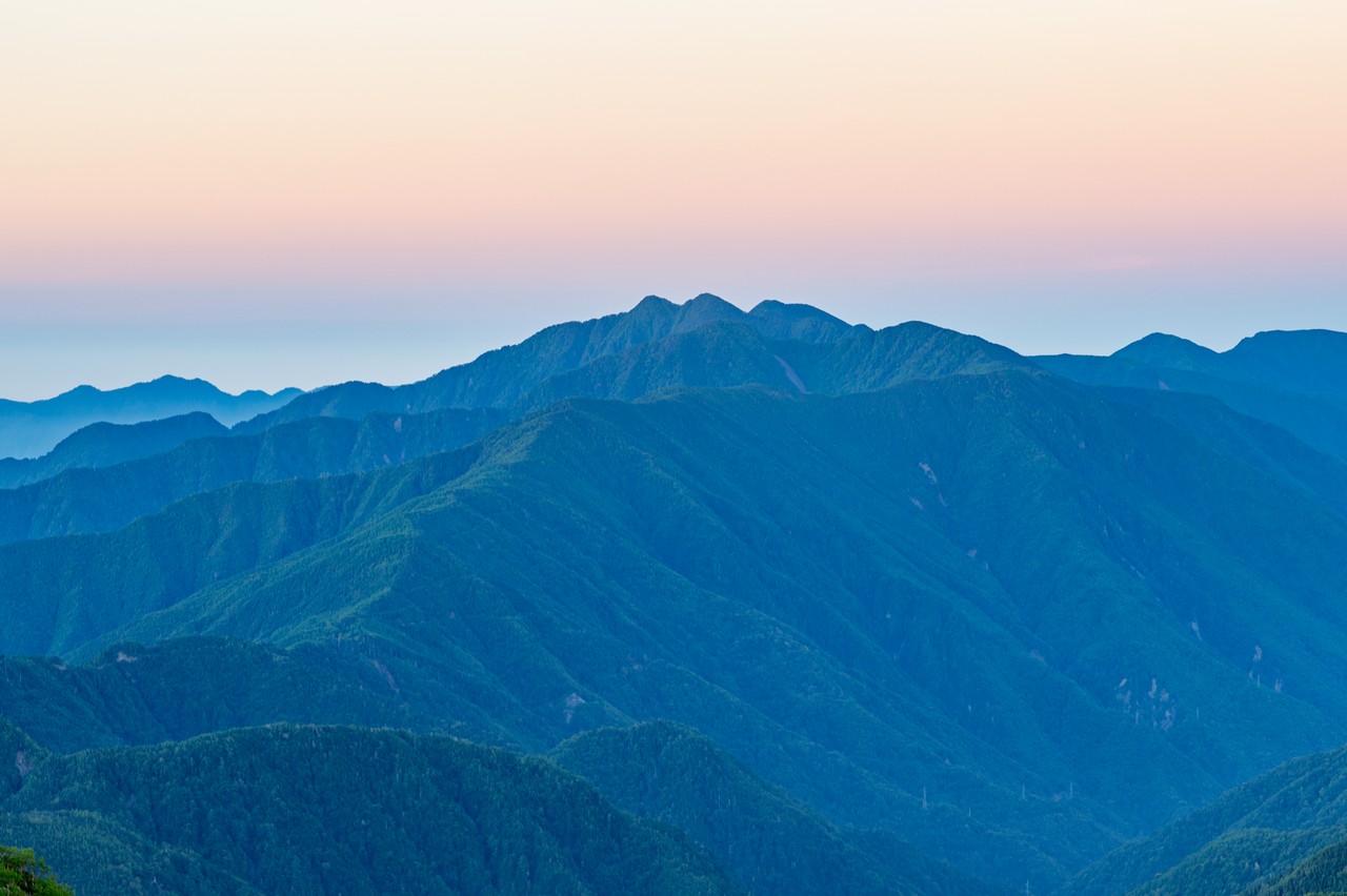笹山から見た笊ヶ岳