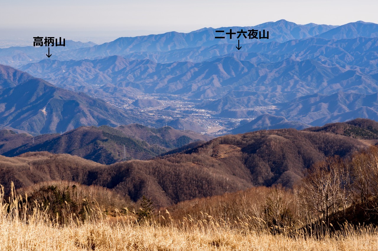 白谷ノ丸から見た秋山山稜と道志山塊