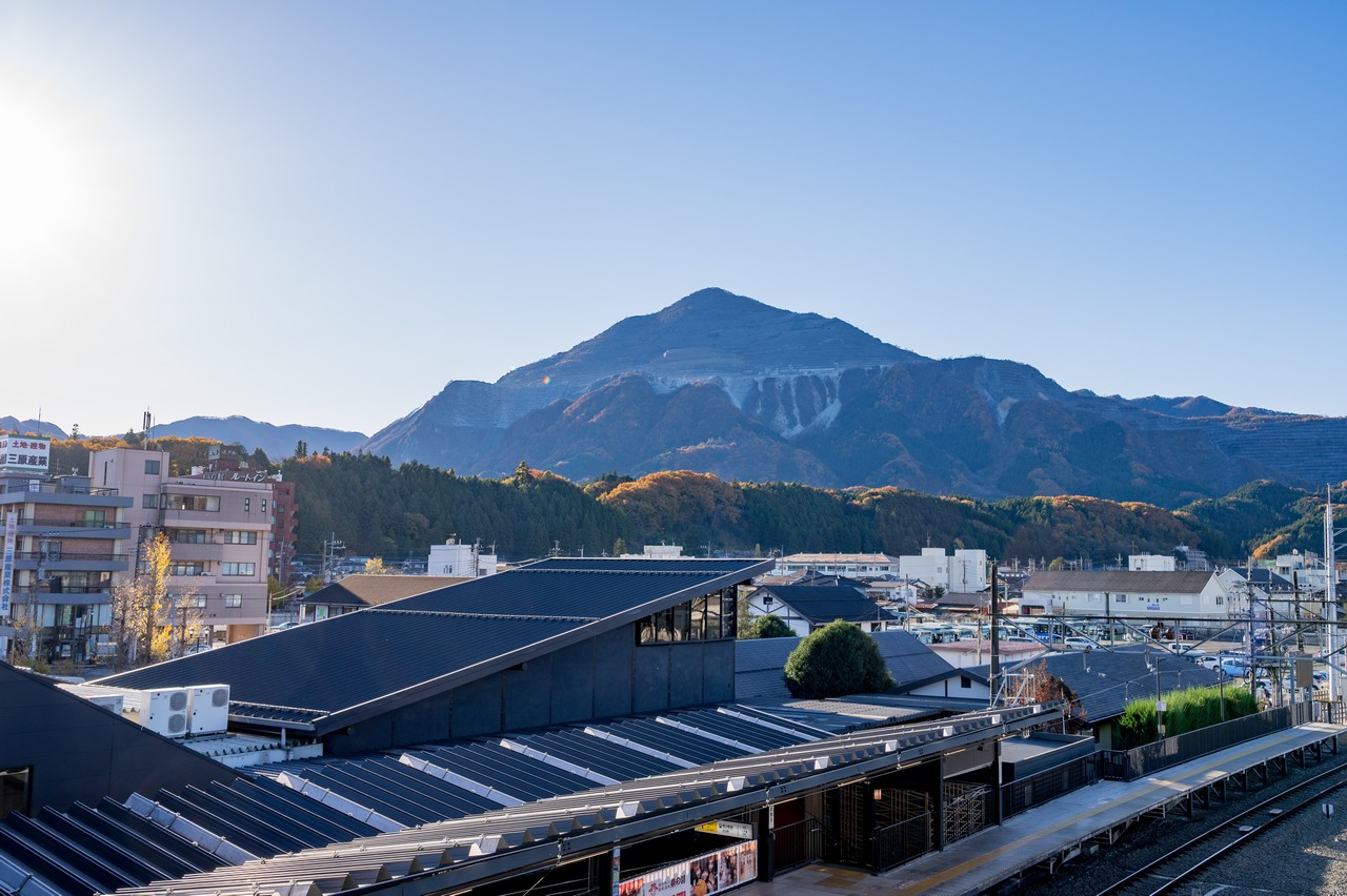 西武秩父駅から見た武甲山