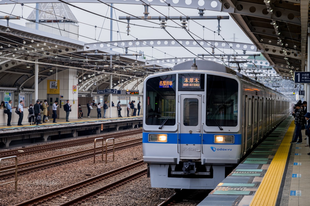 喜多見駅のホーム