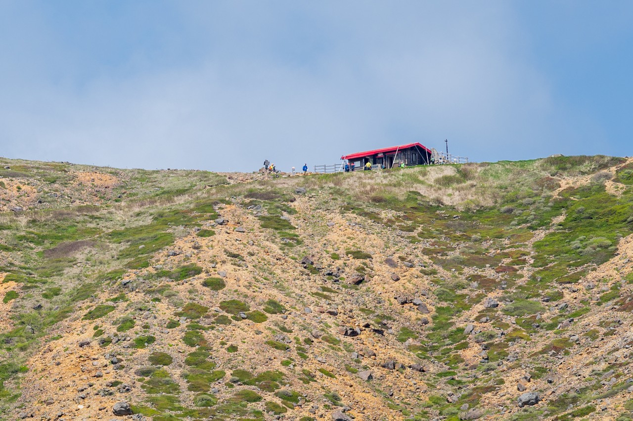 峠の茶屋跡避難小屋