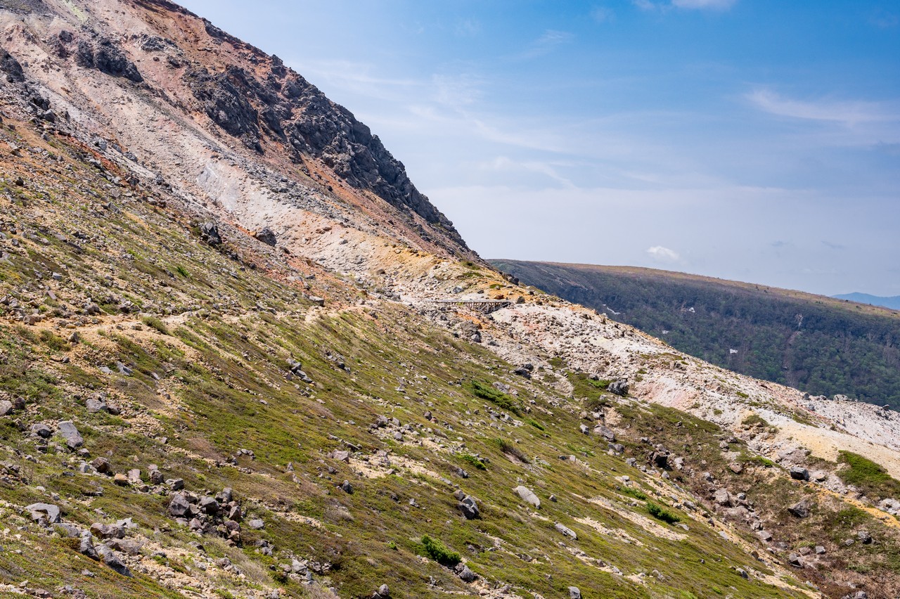 茶臼岳の巻き道