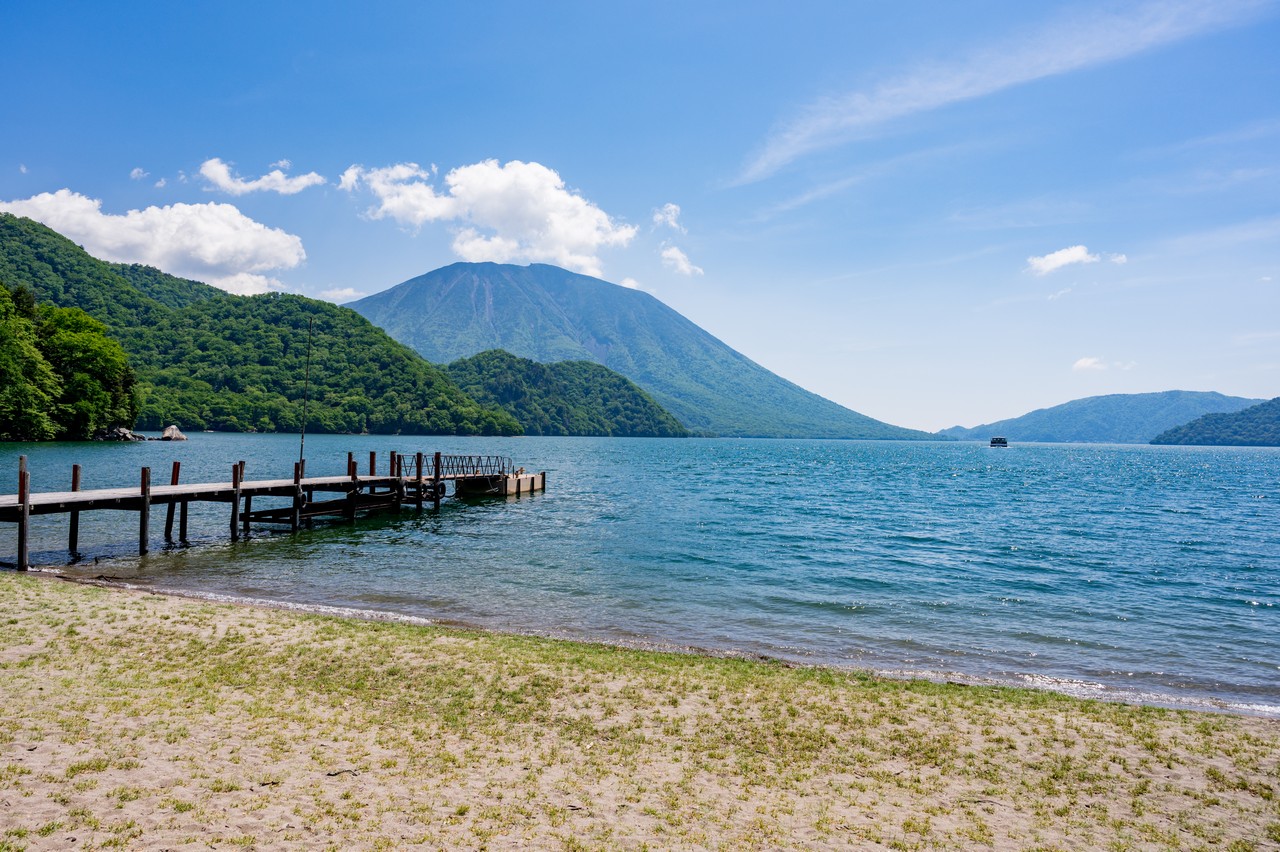 千手ヶ浜から見た中禅寺湖と男体山