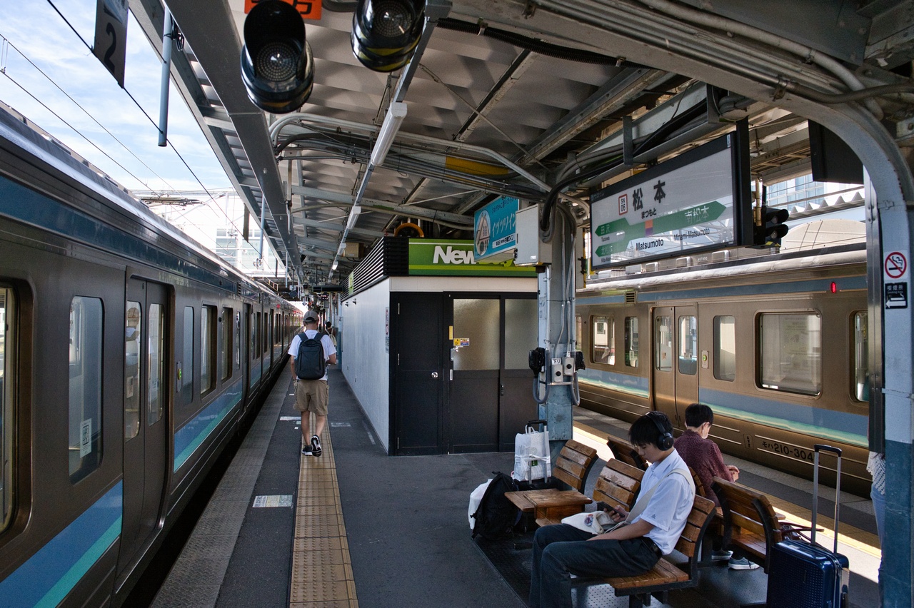 JR松本駅の中央本線ホーム