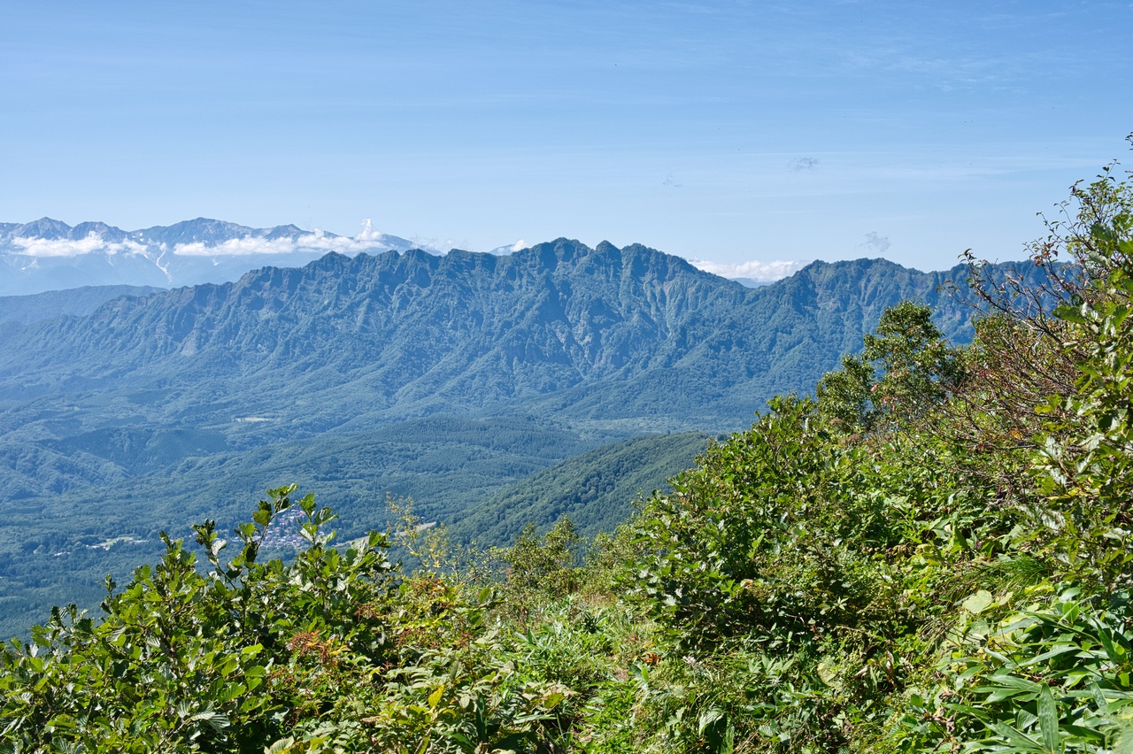 飯縄山から見た戸隠山