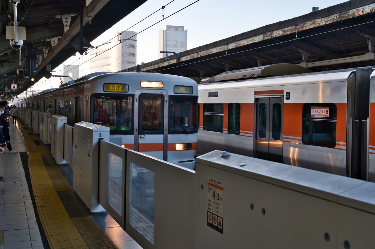 名古屋駅の在来線ホーム