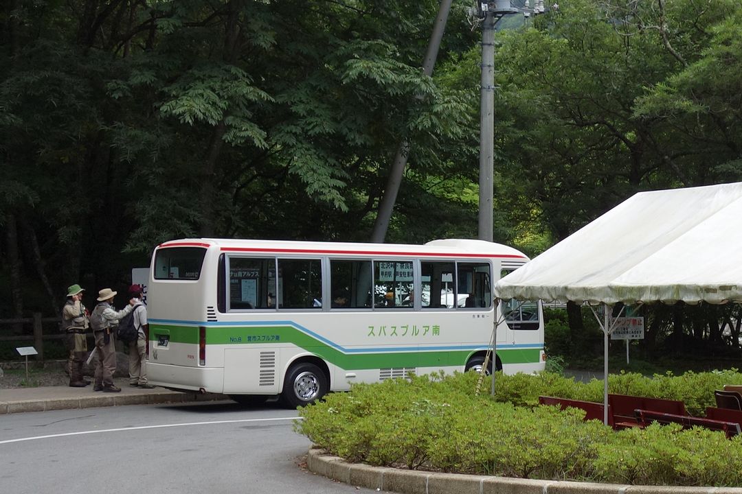 北沢峠行きのバス