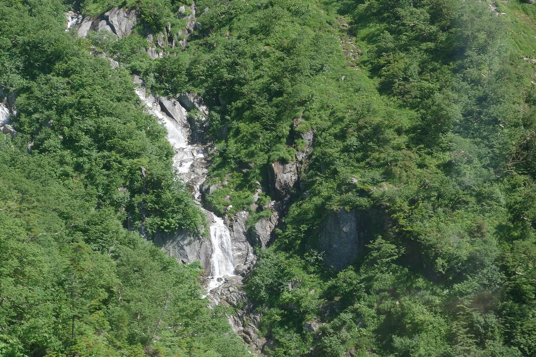 駒ケ岳ロープウェイから見た滝