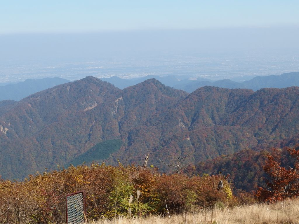 蛭ヶ岳から見た丹沢三峰