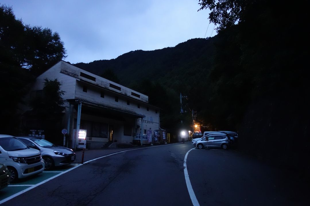 夜叉神の森駐車場