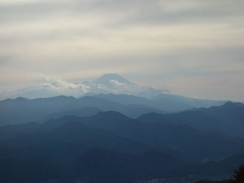 陣馬山から見た富士山