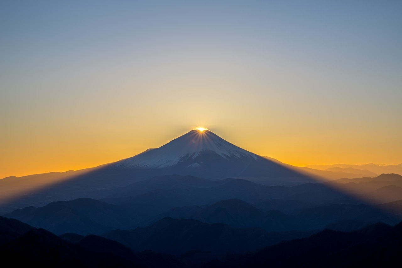 塔ノ岳山頂からのダイヤモンド富士