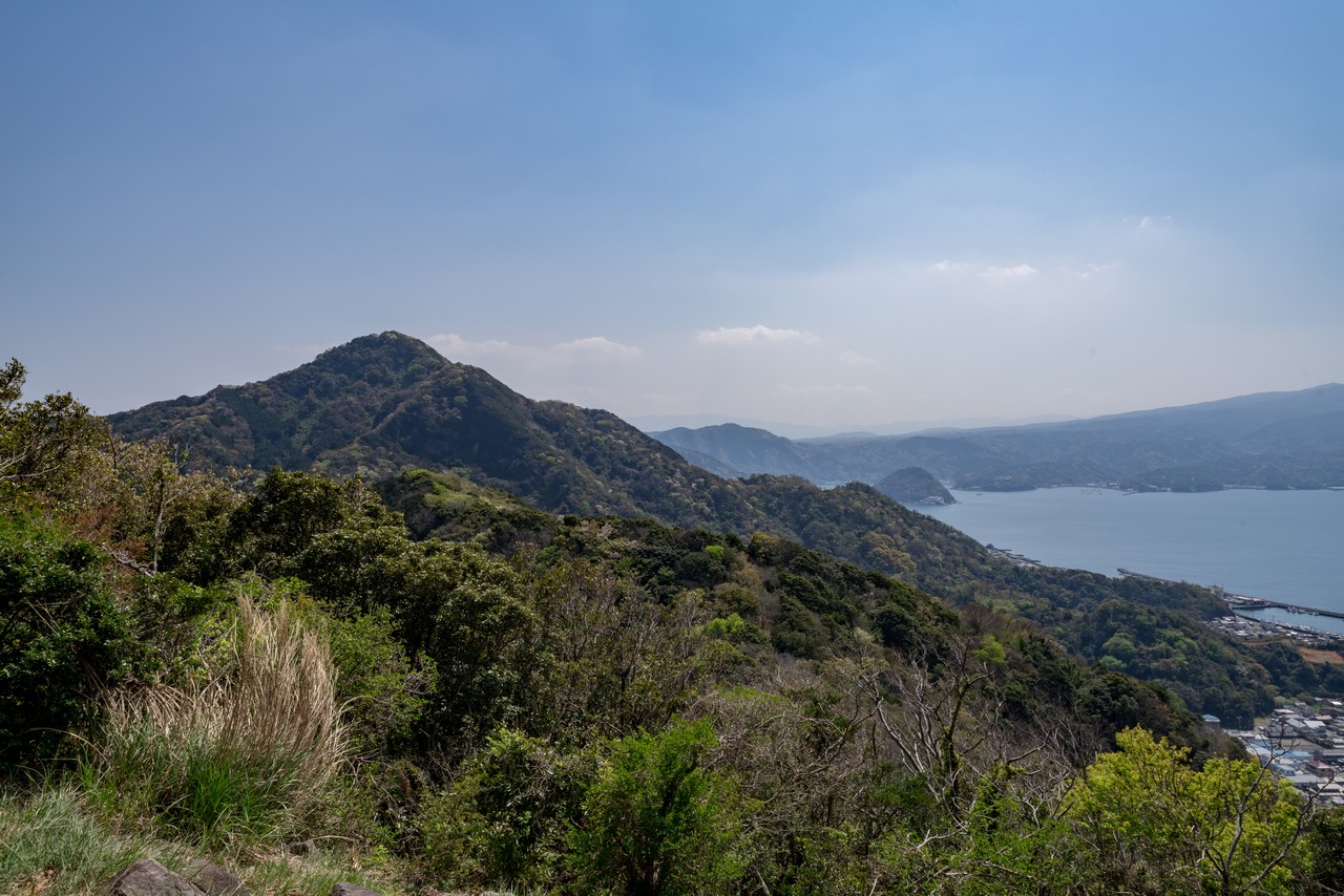 沼津アルプス　徳倉山の中腹から見た鷲頭山